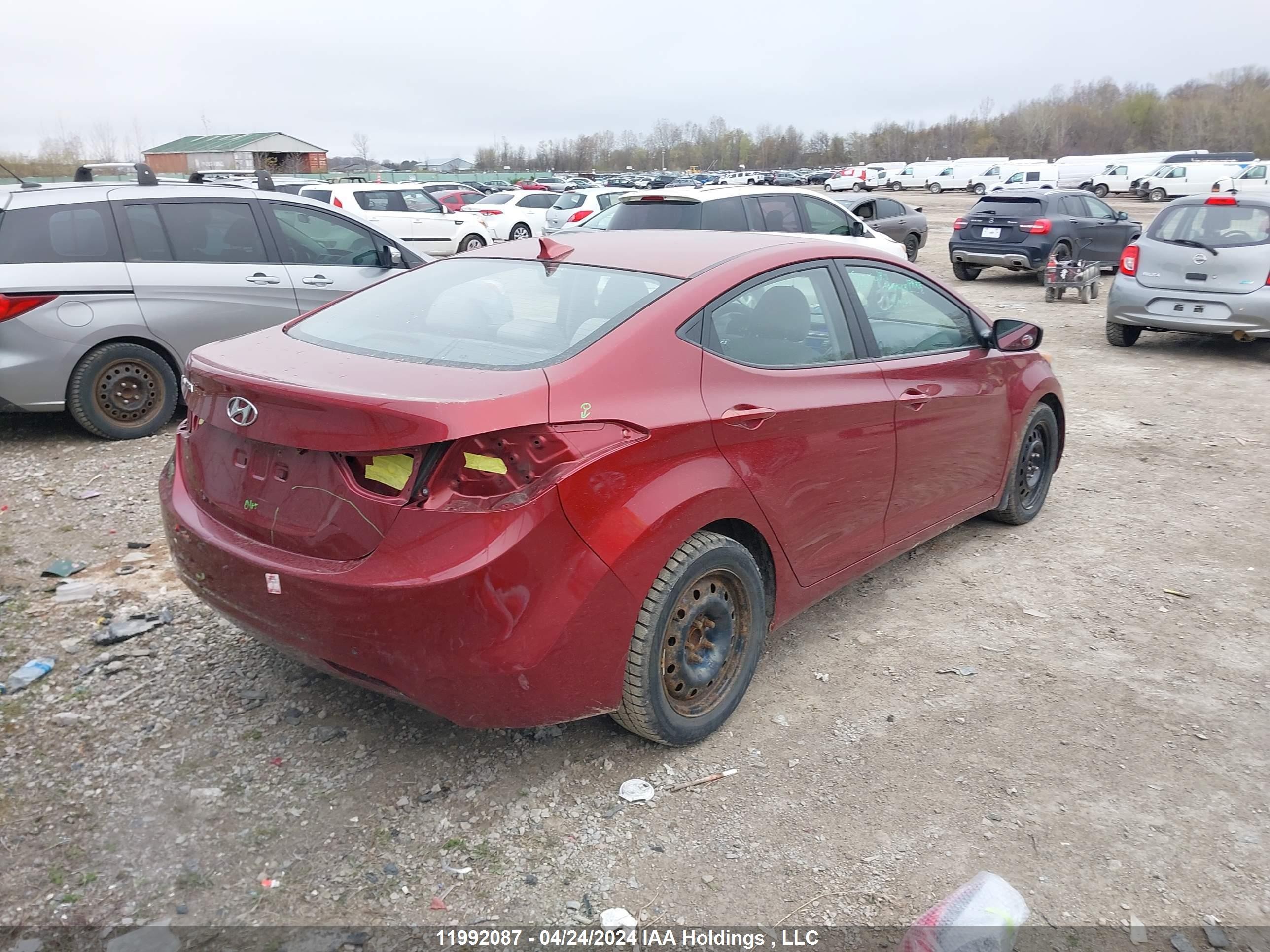 Photo 3 VIN: 5NPDH4AE1DH282704 - HYUNDAI ELANTRA 