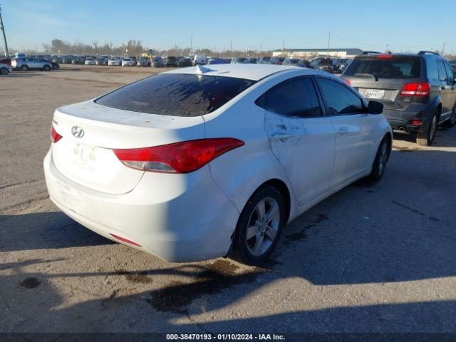 Photo 3 VIN: 5NPDH4AE1DH295548 - HYUNDAI ELANTRA 