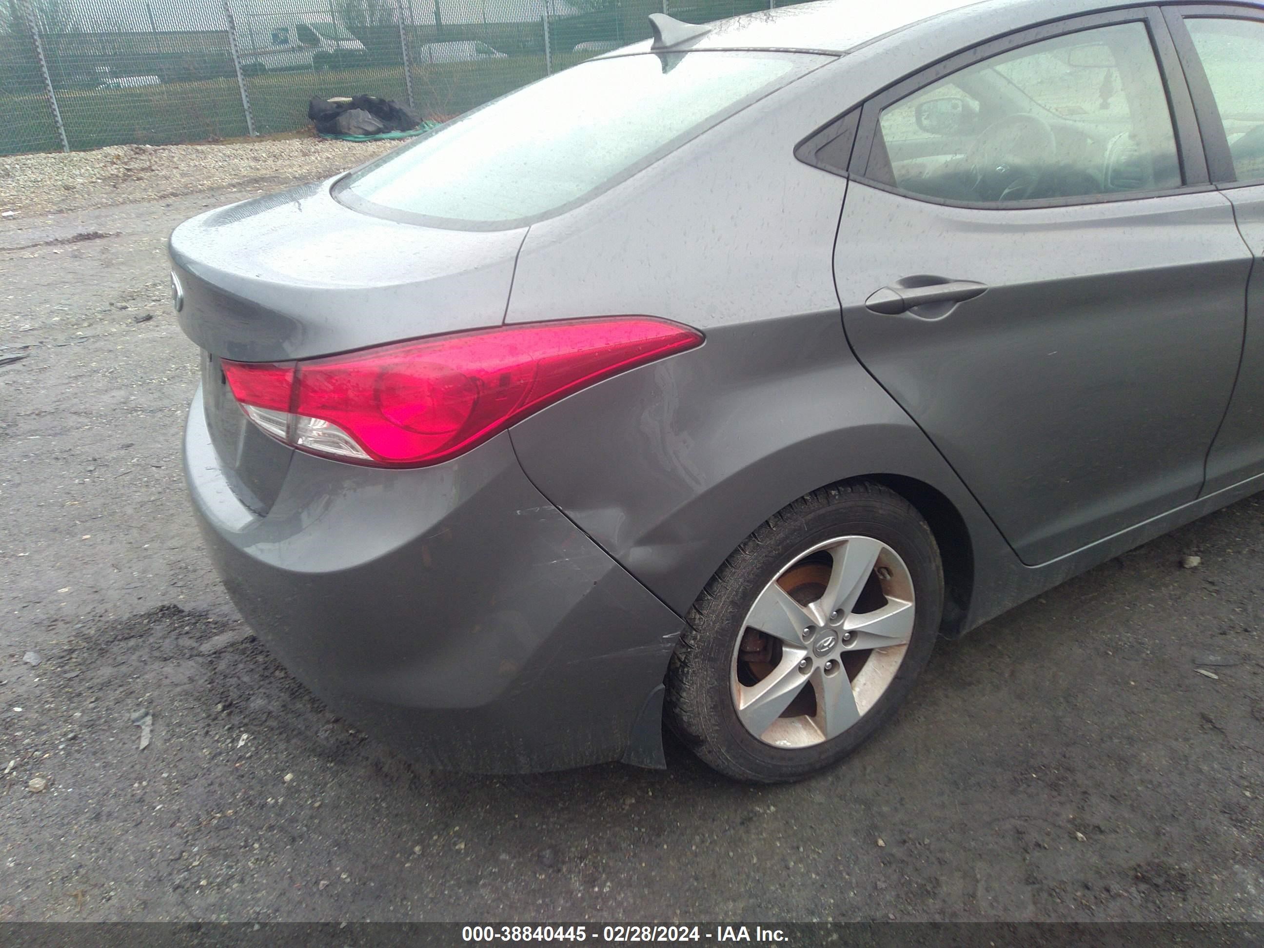 Photo 5 VIN: 5NPDH4AE1DH297459 - HYUNDAI ELANTRA 