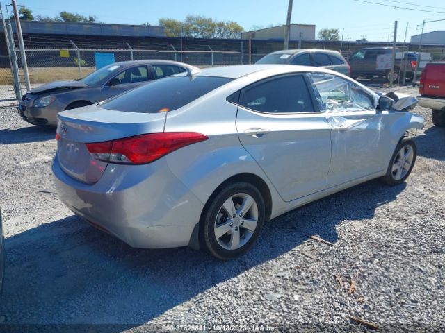 Photo 3 VIN: 5NPDH4AE1DH316625 - HYUNDAI ELANTRA 