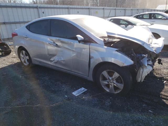 Photo 3 VIN: 5NPDH4AE1DH318729 - HYUNDAI ELANTRA 