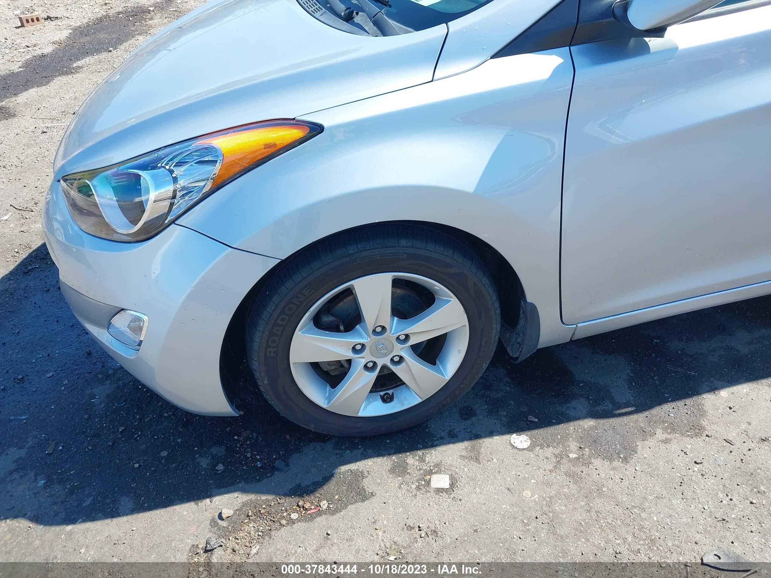 Photo 5 VIN: 5NPDH4AE1DH322313 - HYUNDAI ELANTRA 