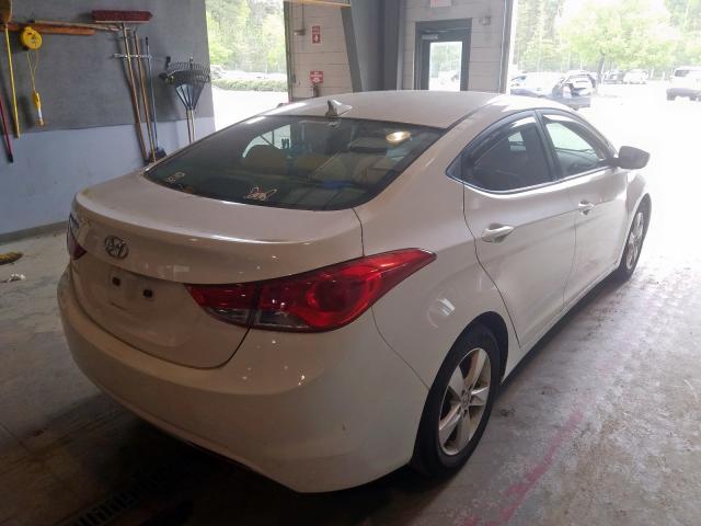 Photo 3 VIN: 5NPDH4AE1DH323851 - HYUNDAI ELANTRA GL 