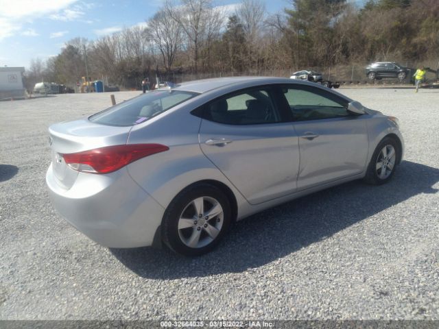 Photo 3 VIN: 5NPDH4AE1DH329472 - HYUNDAI ELANTRA 