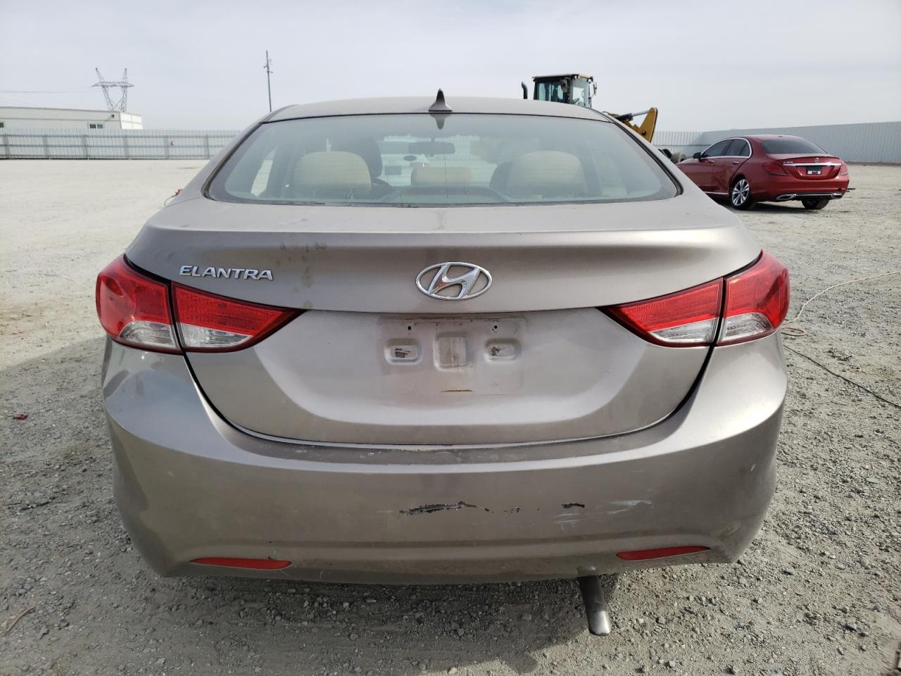 Photo 5 VIN: 5NPDH4AE1DH335983 - HYUNDAI ELANTRA 