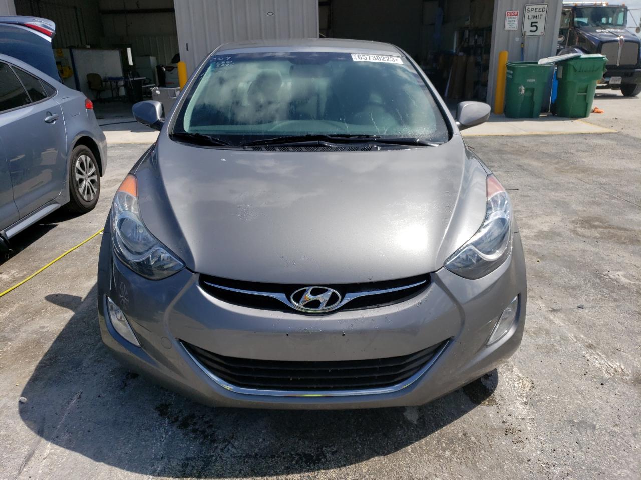 Photo 4 VIN: 5NPDH4AE1DH342335 - HYUNDAI ELANTRA 