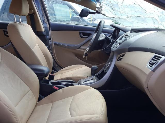 Photo 4 VIN: 5NPDH4AE1DH359975 - HYUNDAI ELANTRA GL 