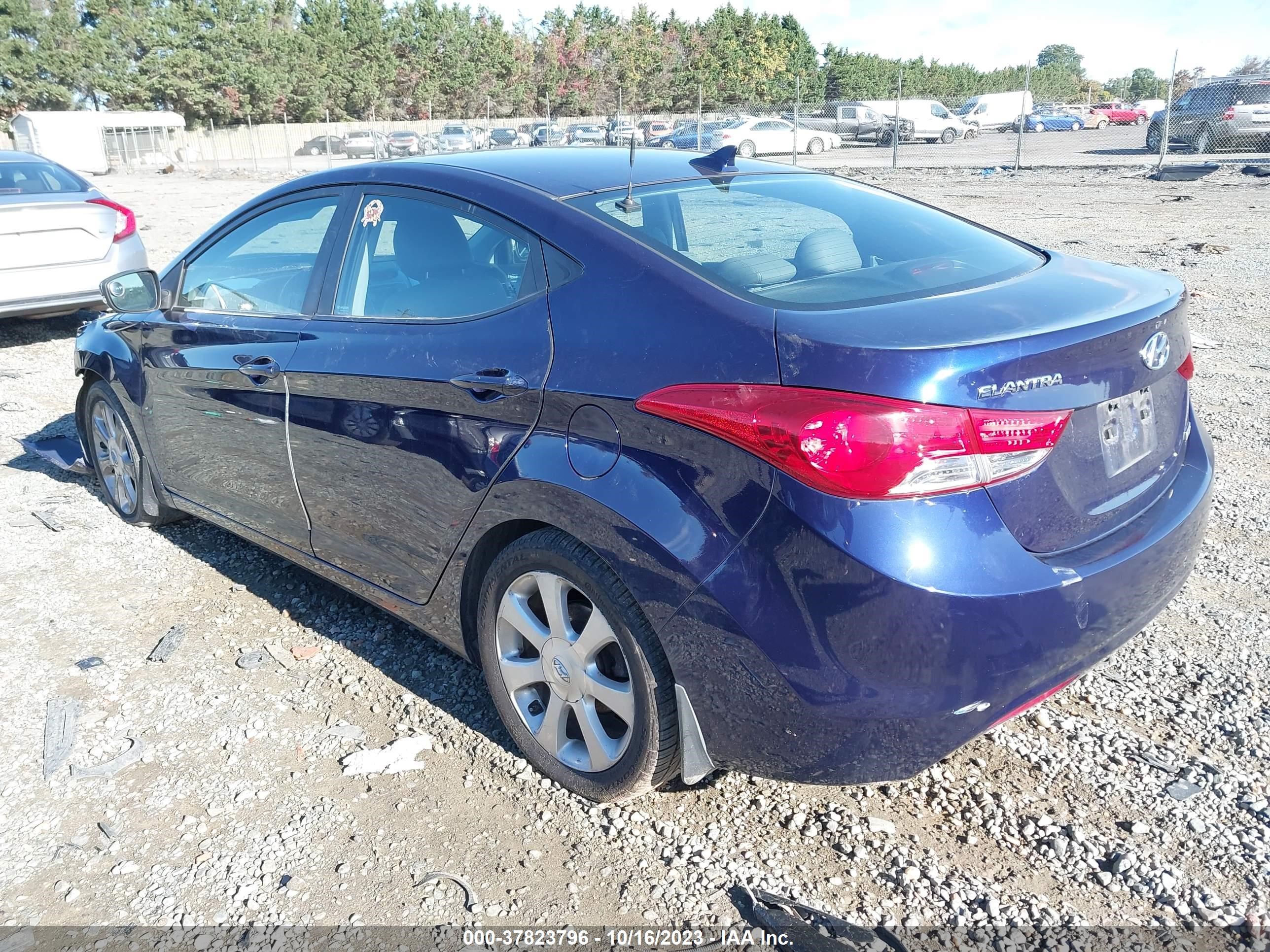 Photo 2 VIN: 5NPDH4AE1DH379160 - HYUNDAI ELANTRA 