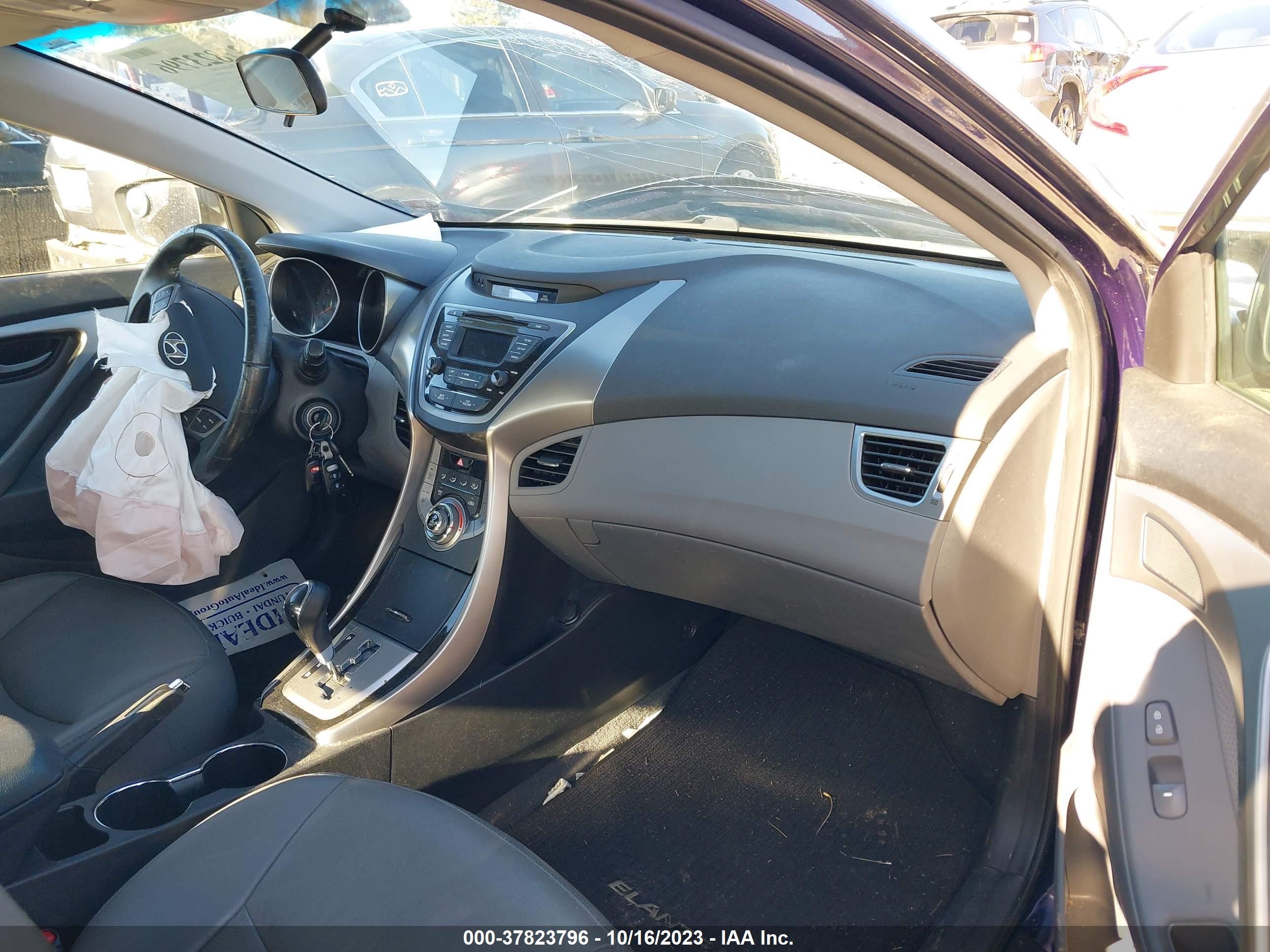 Photo 4 VIN: 5NPDH4AE1DH379160 - HYUNDAI ELANTRA 