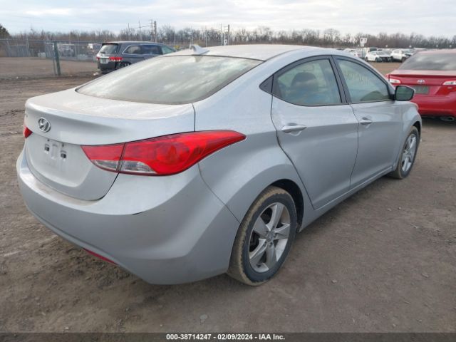 Photo 3 VIN: 5NPDH4AE1DH425201 - HYUNDAI ELANTRA 