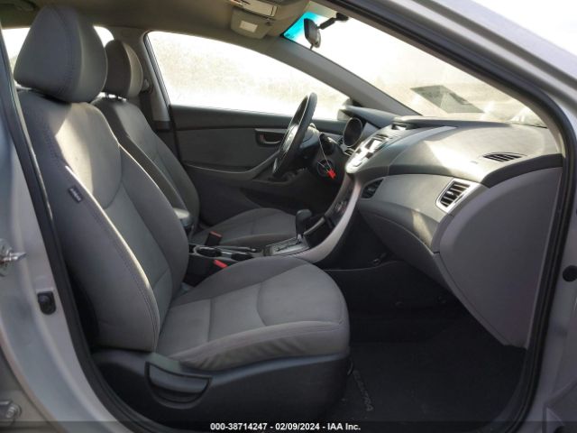 Photo 4 VIN: 5NPDH4AE1DH425201 - HYUNDAI ELANTRA 