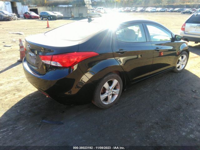 Photo 3 VIN: 5NPDH4AE1DH449899 - HYUNDAI ELANTRA 