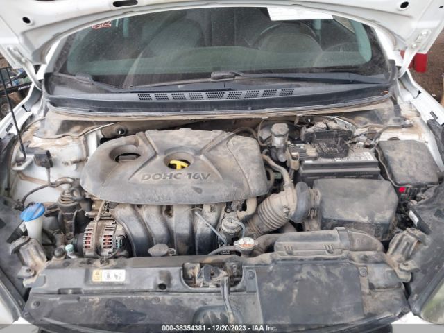 Photo 9 VIN: 5NPDH4AE1EH482886 - HYUNDAI ELANTRA 