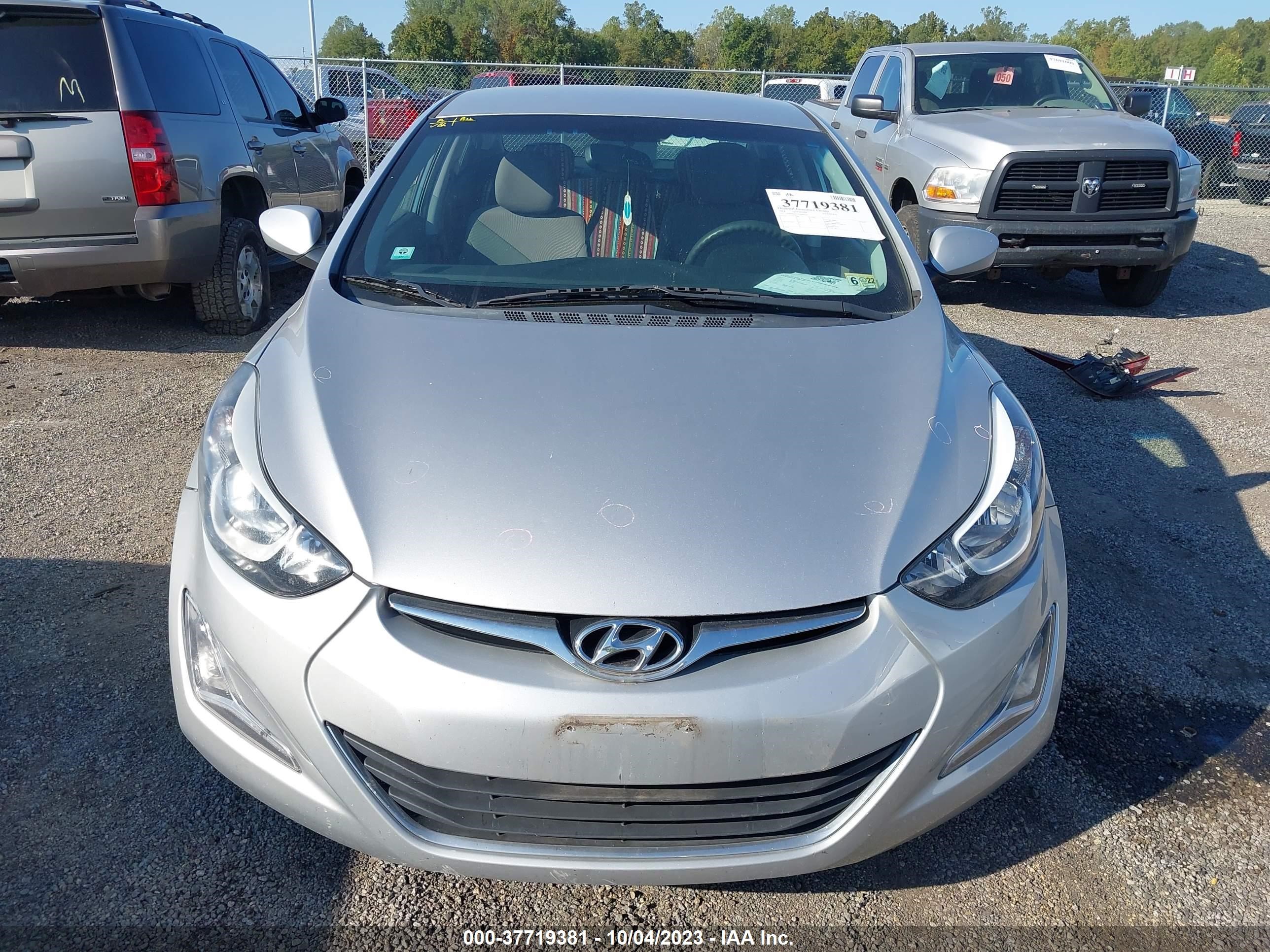 Photo 12 VIN: 5NPDH4AE1EH484587 - HYUNDAI ELANTRA 