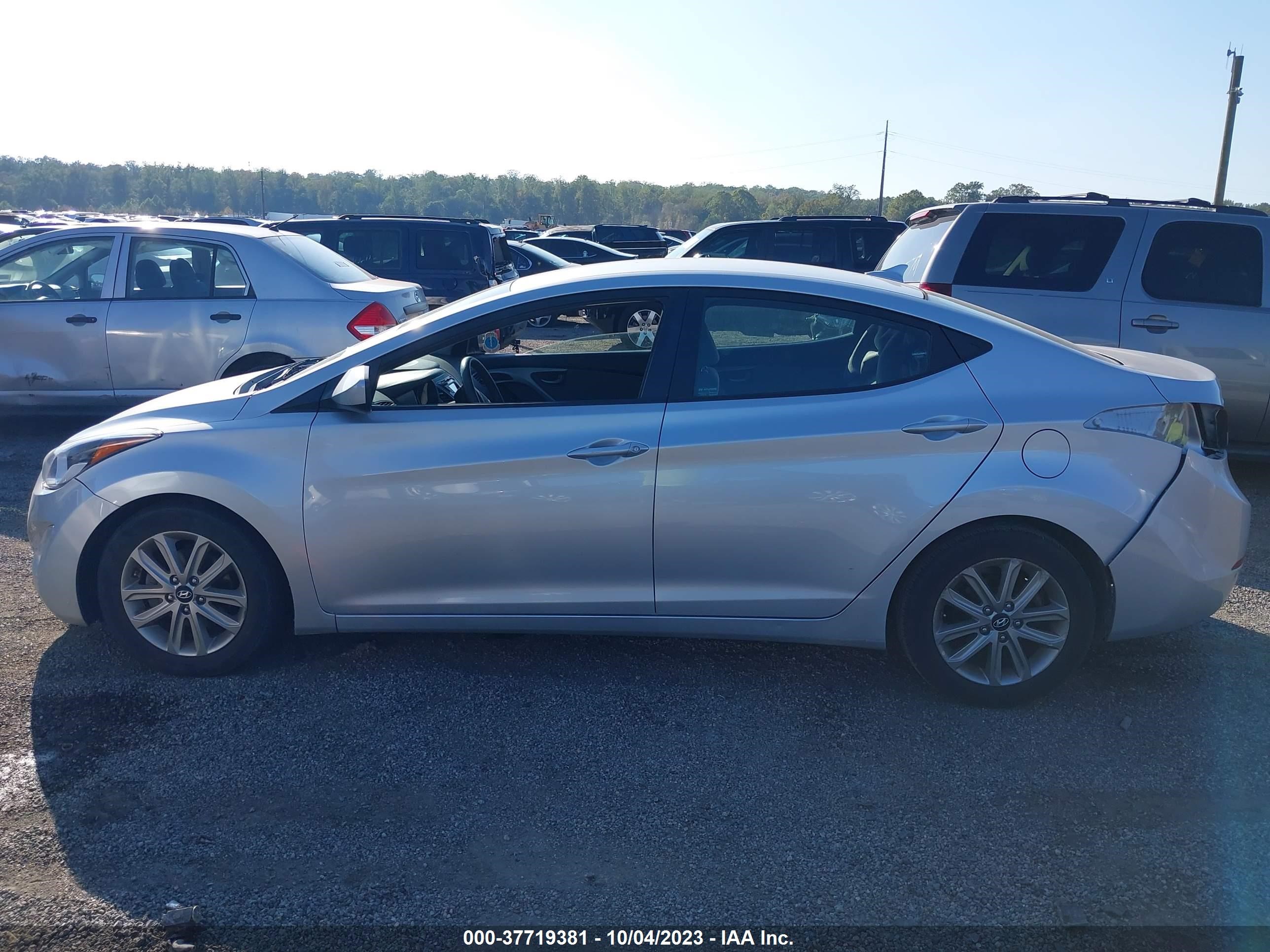 Photo 14 VIN: 5NPDH4AE1EH484587 - HYUNDAI ELANTRA 