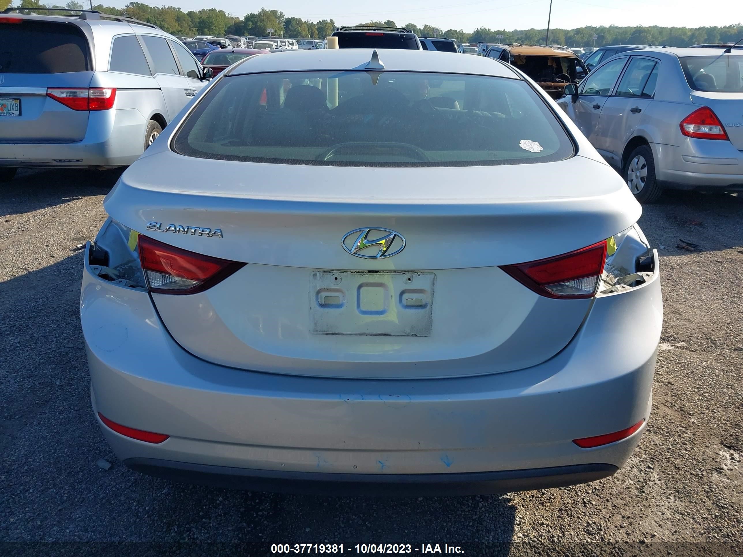 Photo 16 VIN: 5NPDH4AE1EH484587 - HYUNDAI ELANTRA 