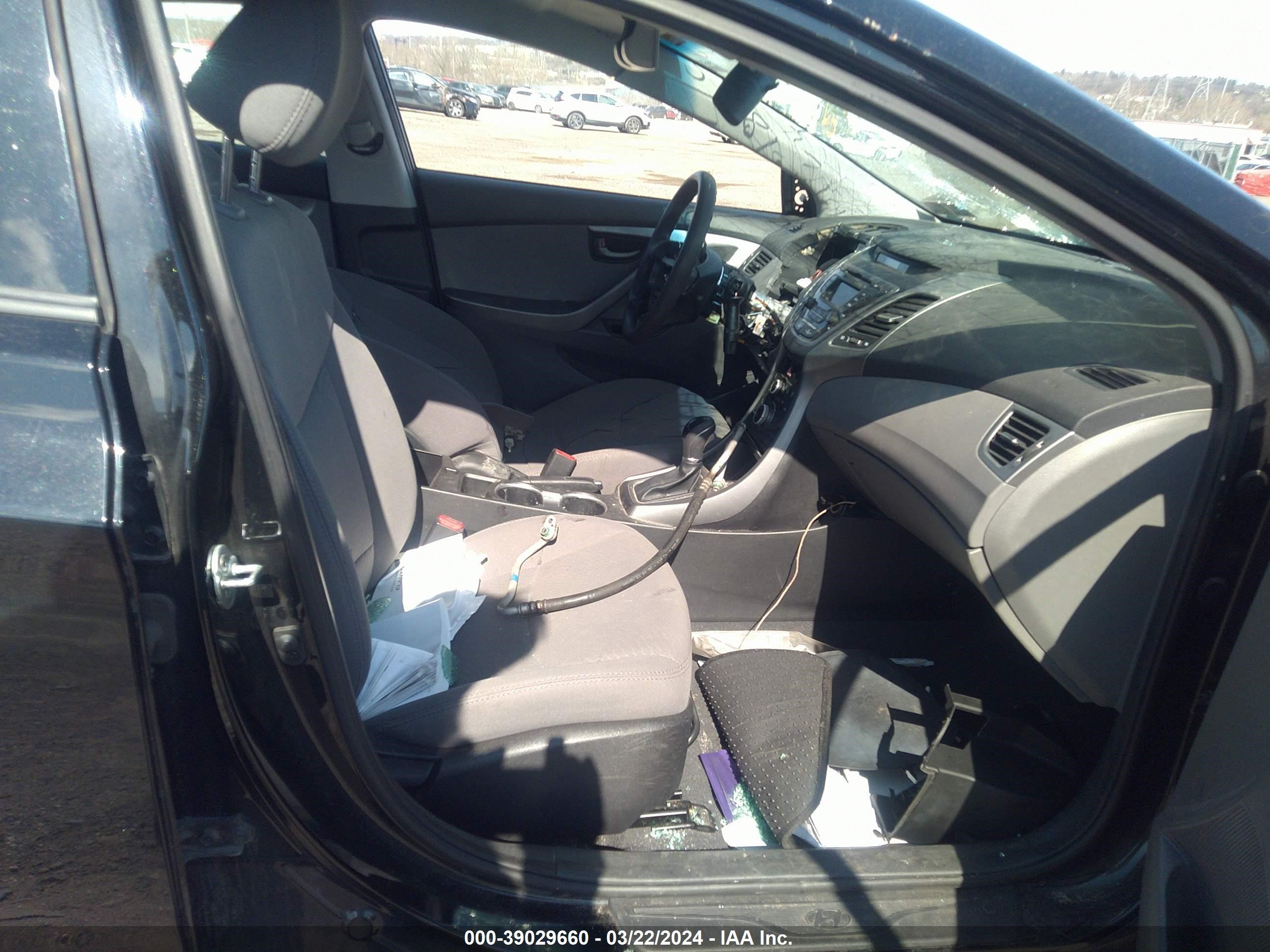 Photo 4 VIN: 5NPDH4AE1EH536834 - HYUNDAI ELANTRA 