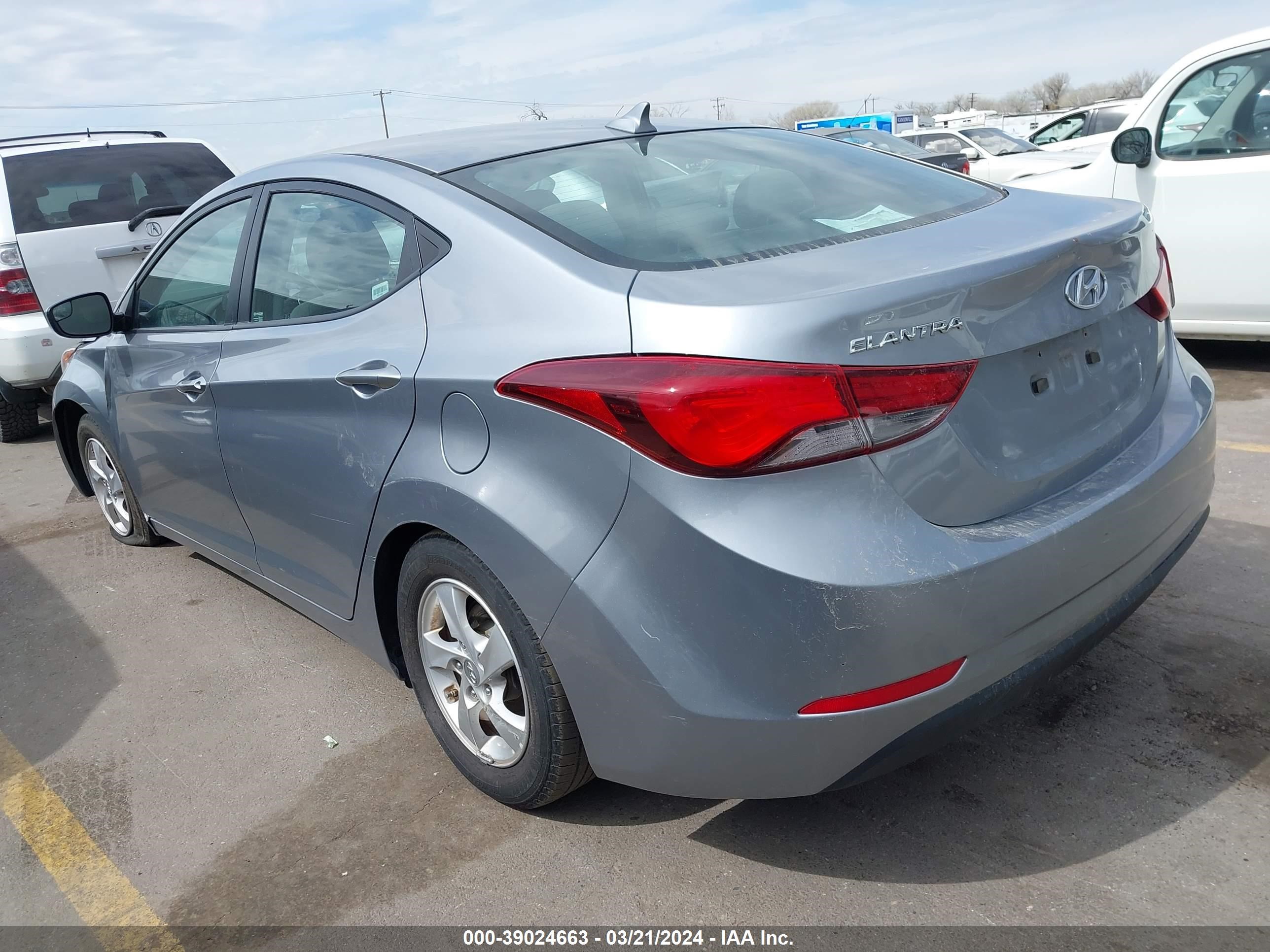 Photo 2 VIN: 5NPDH4AE1FH545454 - HYUNDAI ELANTRA 