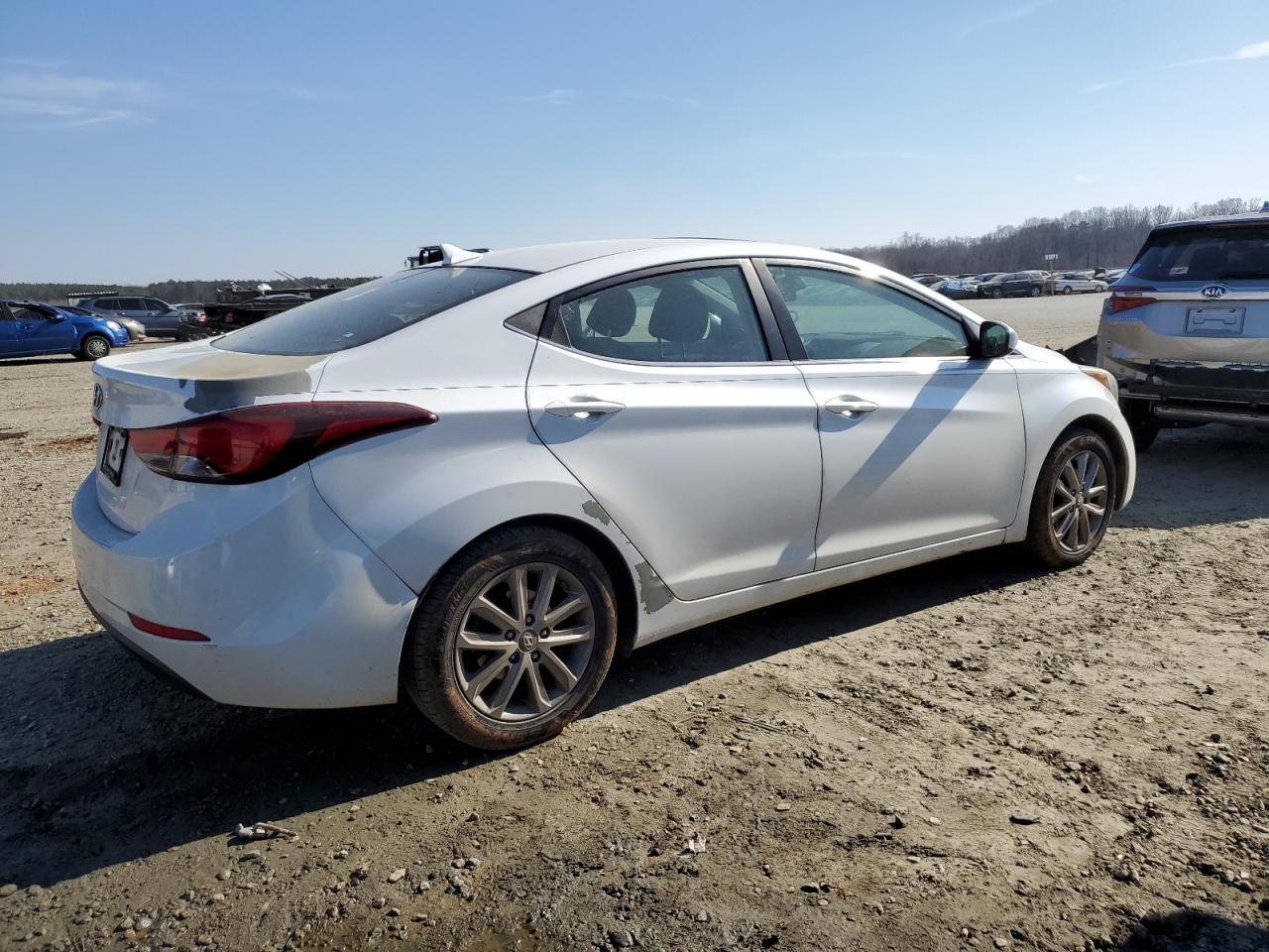 Photo 2 VIN: 5NPDH4AE1FH556194 - HYUNDAI ELANTRA 