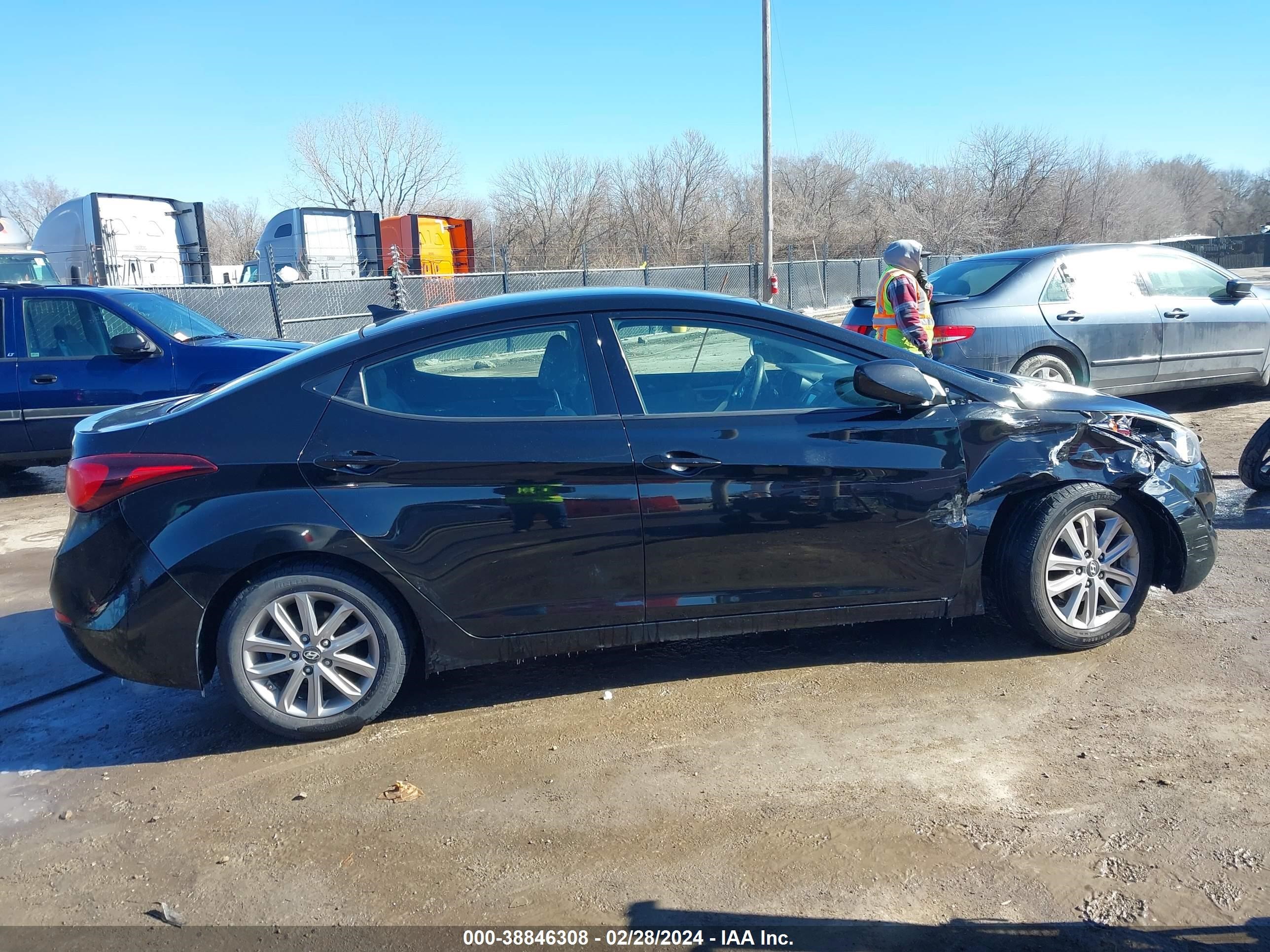 Photo 12 VIN: 5NPDH4AE1FH571259 - HYUNDAI ELANTRA 