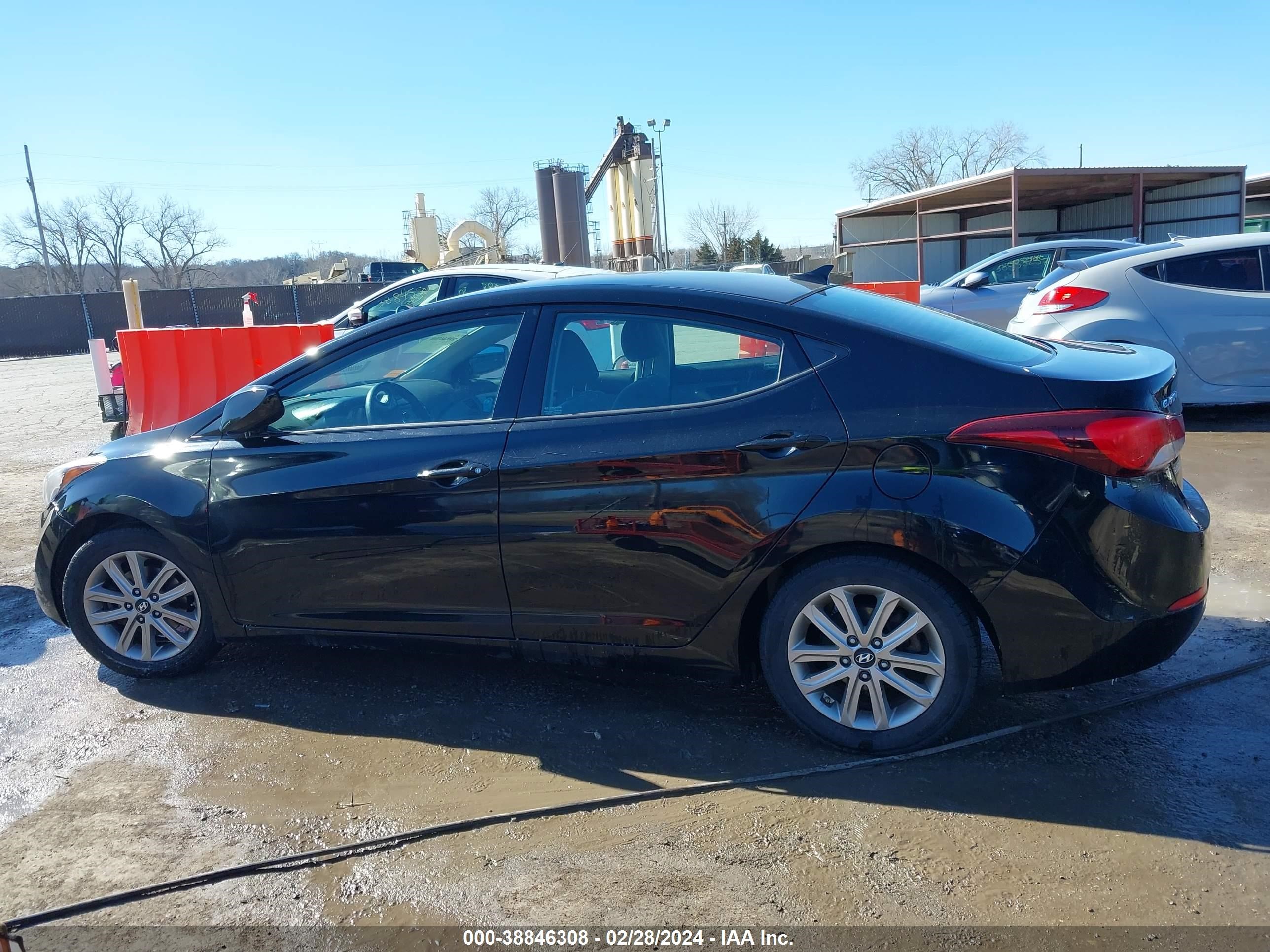 Photo 13 VIN: 5NPDH4AE1FH571259 - HYUNDAI ELANTRA 