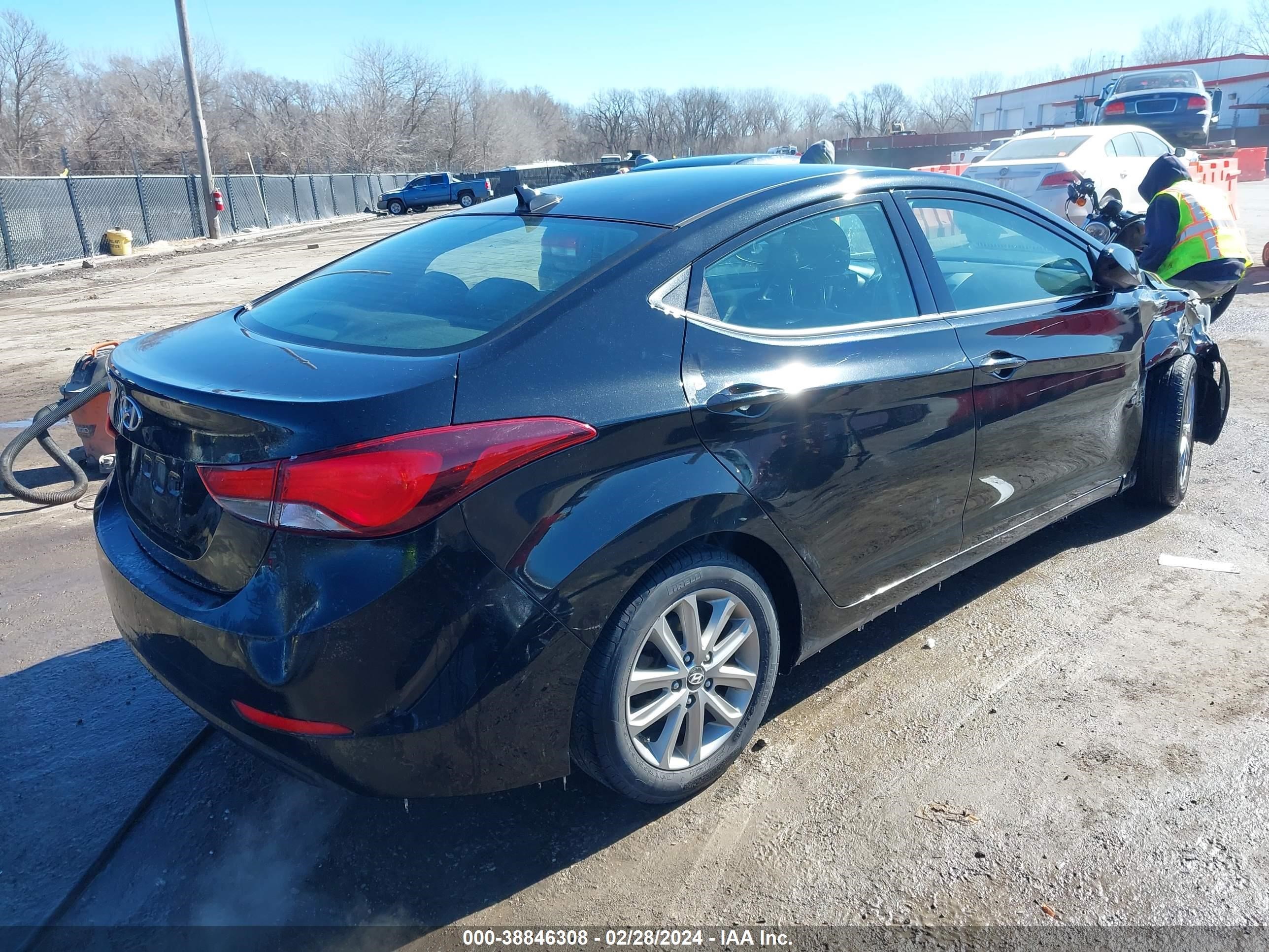 Photo 3 VIN: 5NPDH4AE1FH571259 - HYUNDAI ELANTRA 