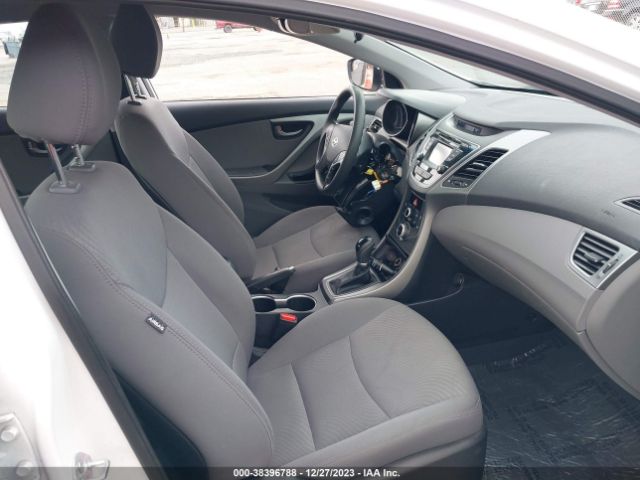 Photo 4 VIN: 5NPDH4AE1FH572623 - HYUNDAI ELANTRA 