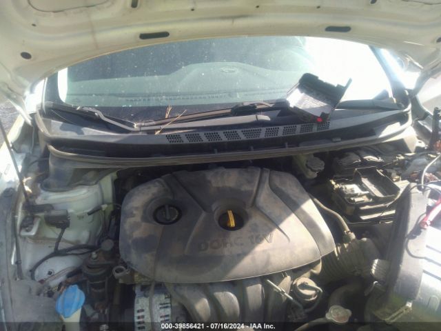 Photo 9 VIN: 5NPDH4AE1FH579748 - HYUNDAI ELANTRA 