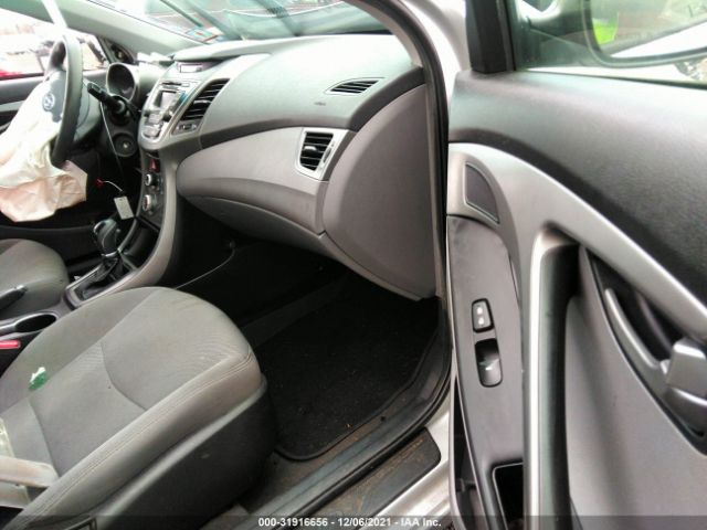 Photo 4 VIN: 5NPDH4AE1FH598428 - HYUNDAI ELANTRA 