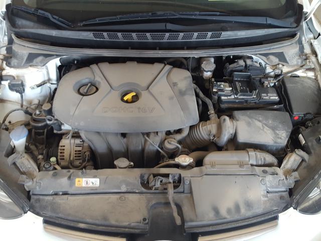 Photo 6 VIN: 5NPDH4AE1FH613770 - HYUNDAI ELANTRA SE 