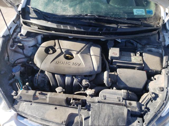 Photo 6 VIN: 5NPDH4AE1FH637700 - HYUNDAI ELANTRA SE 