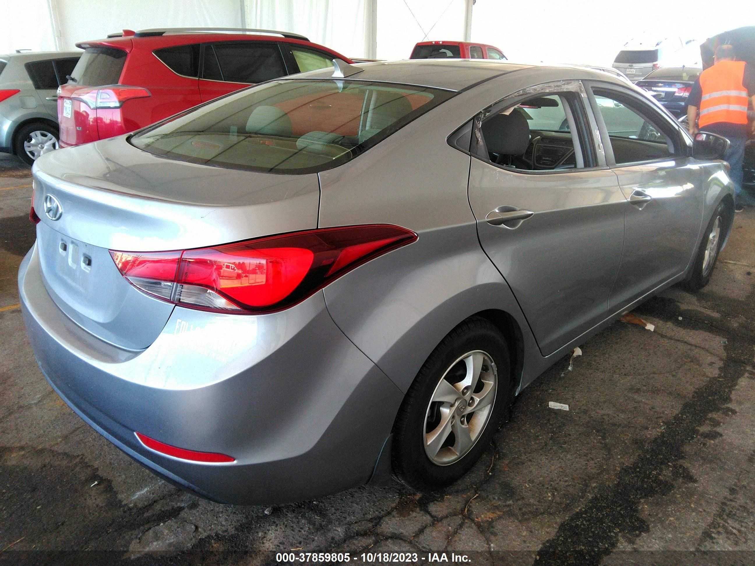 Photo 3 VIN: 5NPDH4AE1FH646638 - HYUNDAI ELANTRA 