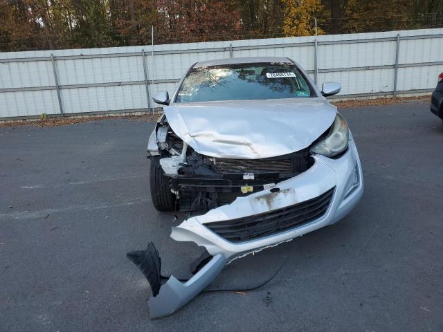 Photo 4 VIN: 5NPDH4AE1GH659617 - HYUNDAI ELANTRA SE 