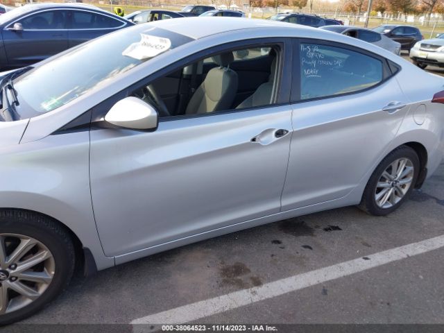 Photo 5 VIN: 5NPDH4AE1GH660640 - HYUNDAI ELANTRA 