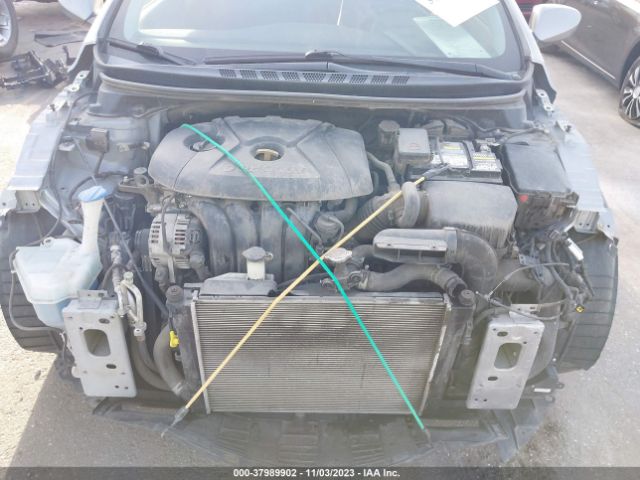 Photo 9 VIN: 5NPDH4AE1GH664834 - HYUNDAI ELANTRA 