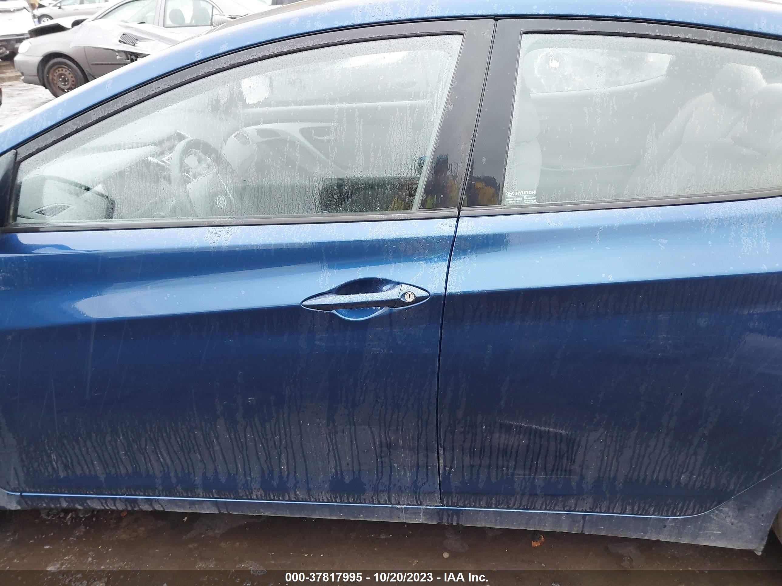 Photo 13 VIN: 5NPDH4AE1GH669158 - HYUNDAI ELANTRA 