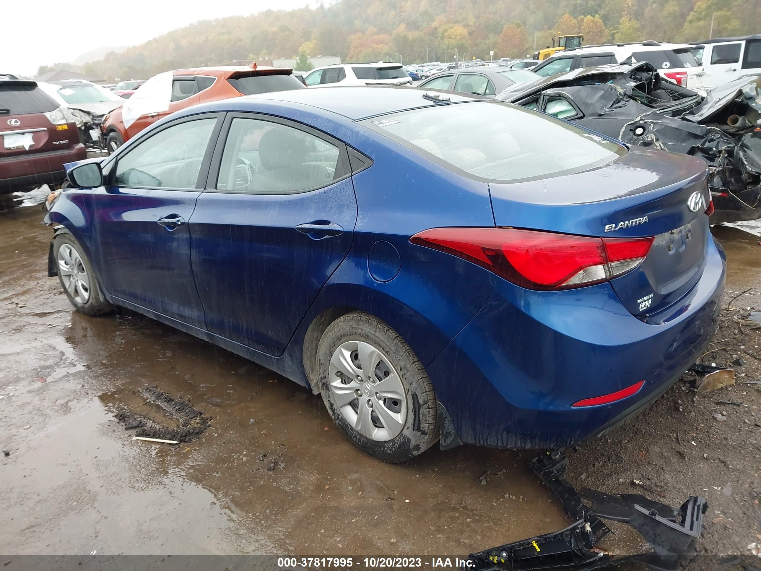 Photo 2 VIN: 5NPDH4AE1GH669158 - HYUNDAI ELANTRA 