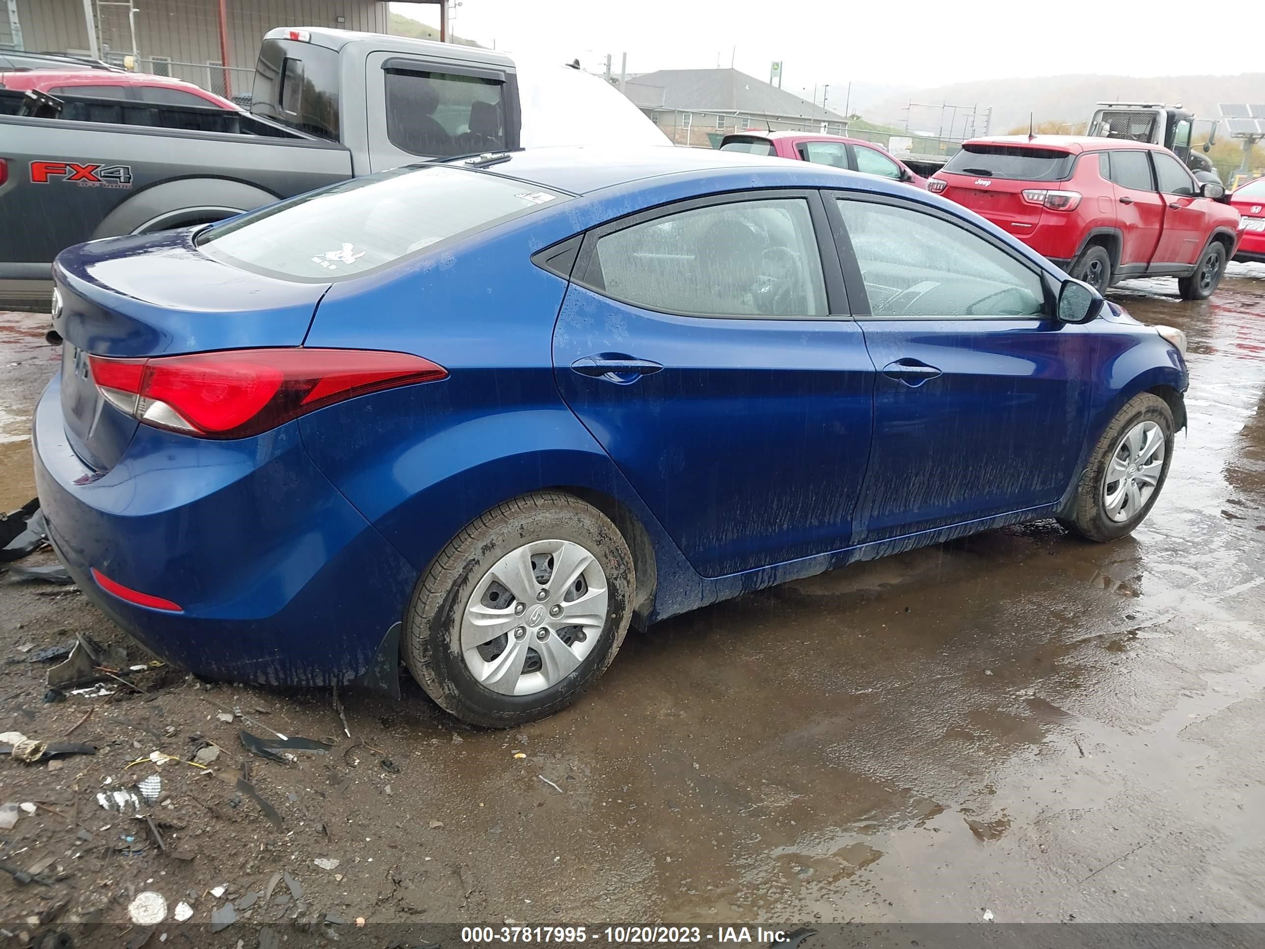 Photo 3 VIN: 5NPDH4AE1GH669158 - HYUNDAI ELANTRA 