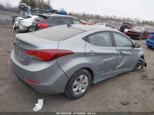 Photo 3 VIN: 5NPDH4AE1GH670441 - HYUNDAI ELANTRA 