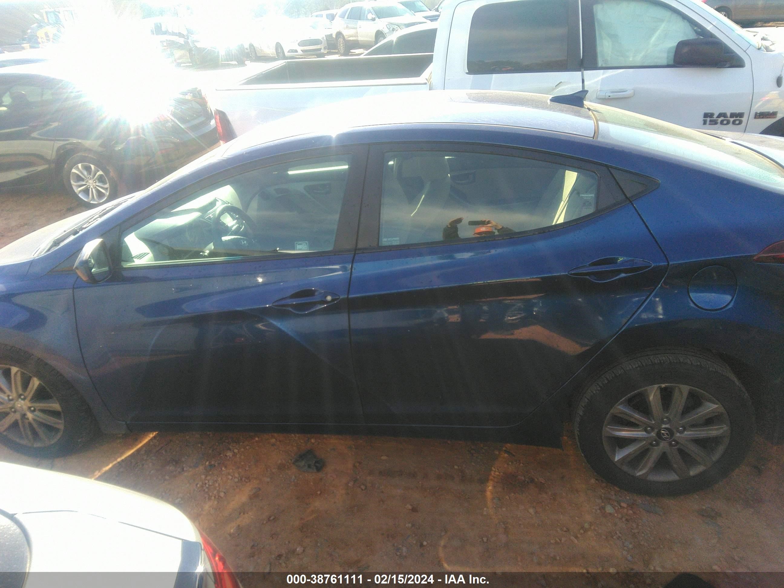 Photo 13 VIN: 5NPDH4AE1GH671119 - HYUNDAI ELANTRA 