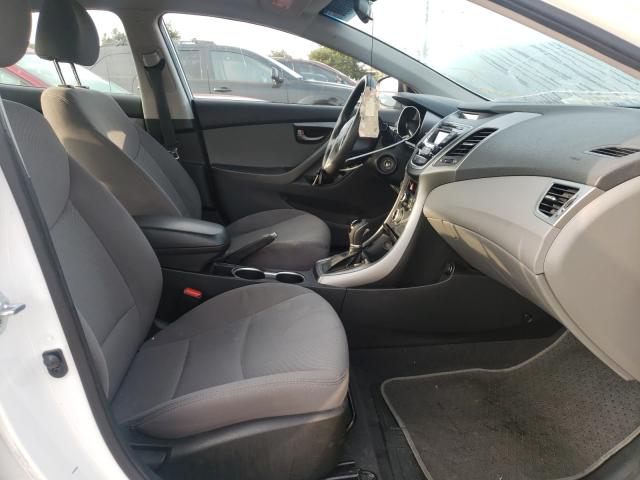 Photo 4 VIN: 5NPDH4AE1GH677678 - HYUNDAI ELANTRA SE 