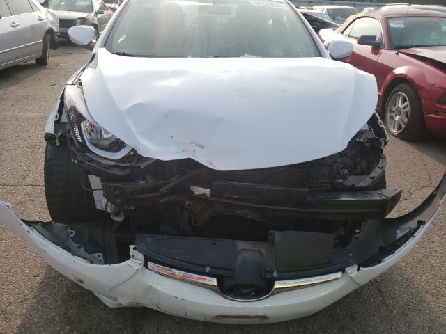 Photo 8 VIN: 5NPDH4AE1GH677678 - HYUNDAI ELANTRA SE 