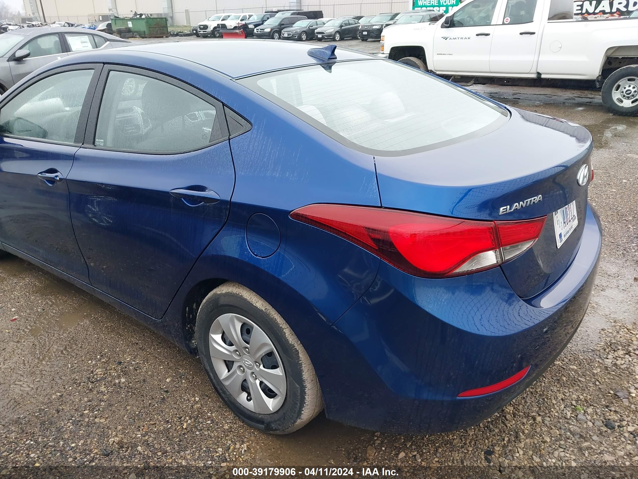 Photo 2 VIN: 5NPDH4AE1GH682637 - HYUNDAI ELANTRA 