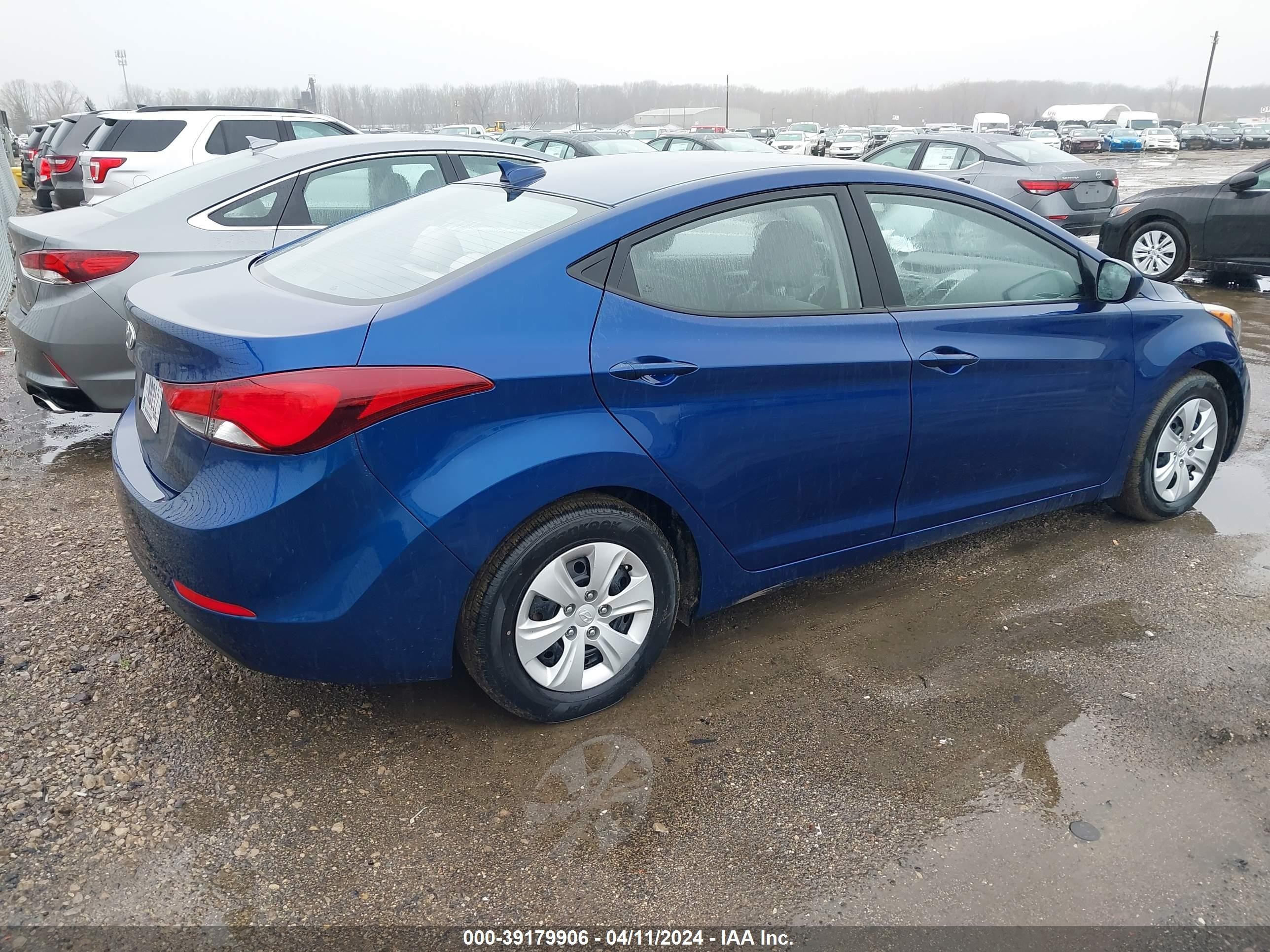 Photo 3 VIN: 5NPDH4AE1GH682637 - HYUNDAI ELANTRA 