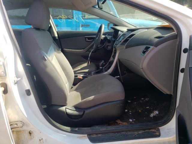 Photo 4 VIN: 5NPDH4AE1GH685649 - HYUNDAI ELANTRA SE 