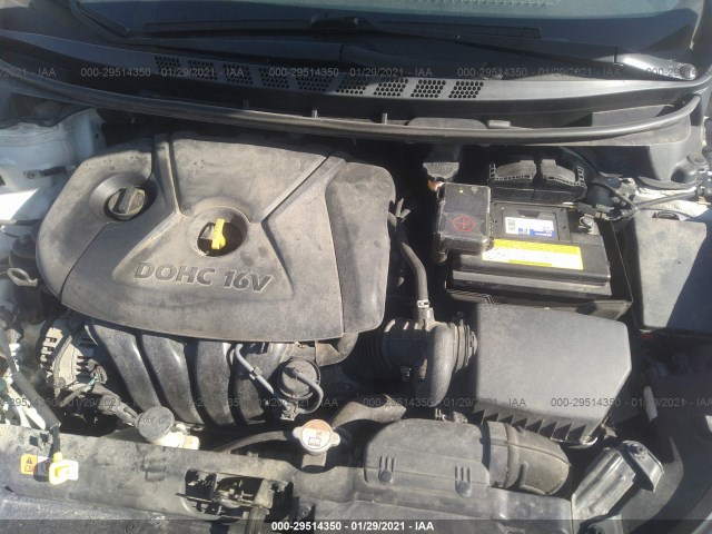 Photo 9 VIN: 5NPDH4AE1GH704927 - HYUNDAI ELANTRA 