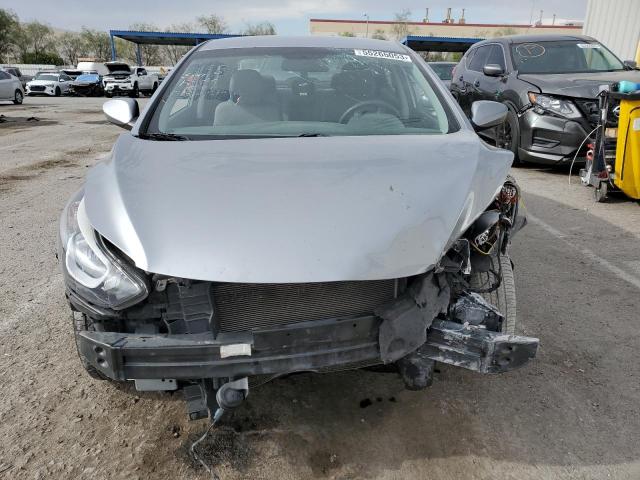 Photo 4 VIN: 5NPDH4AE1GH709979 - HYUNDAI ELANTRA SE 