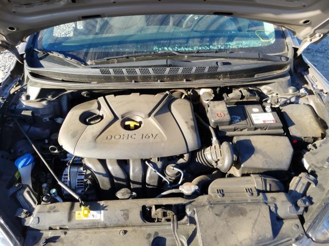 Photo 6 VIN: 5NPDH4AE1GH725261 - HYUNDAI ELANTRA SE 