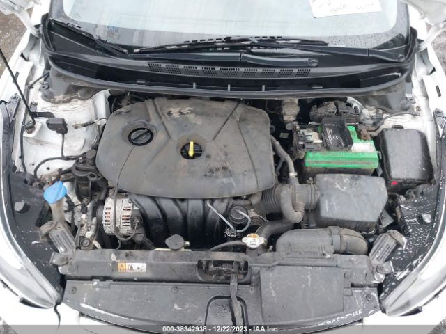 Photo 9 VIN: 5NPDH4AE1GH726314 - HYUNDAI ELANTRA 