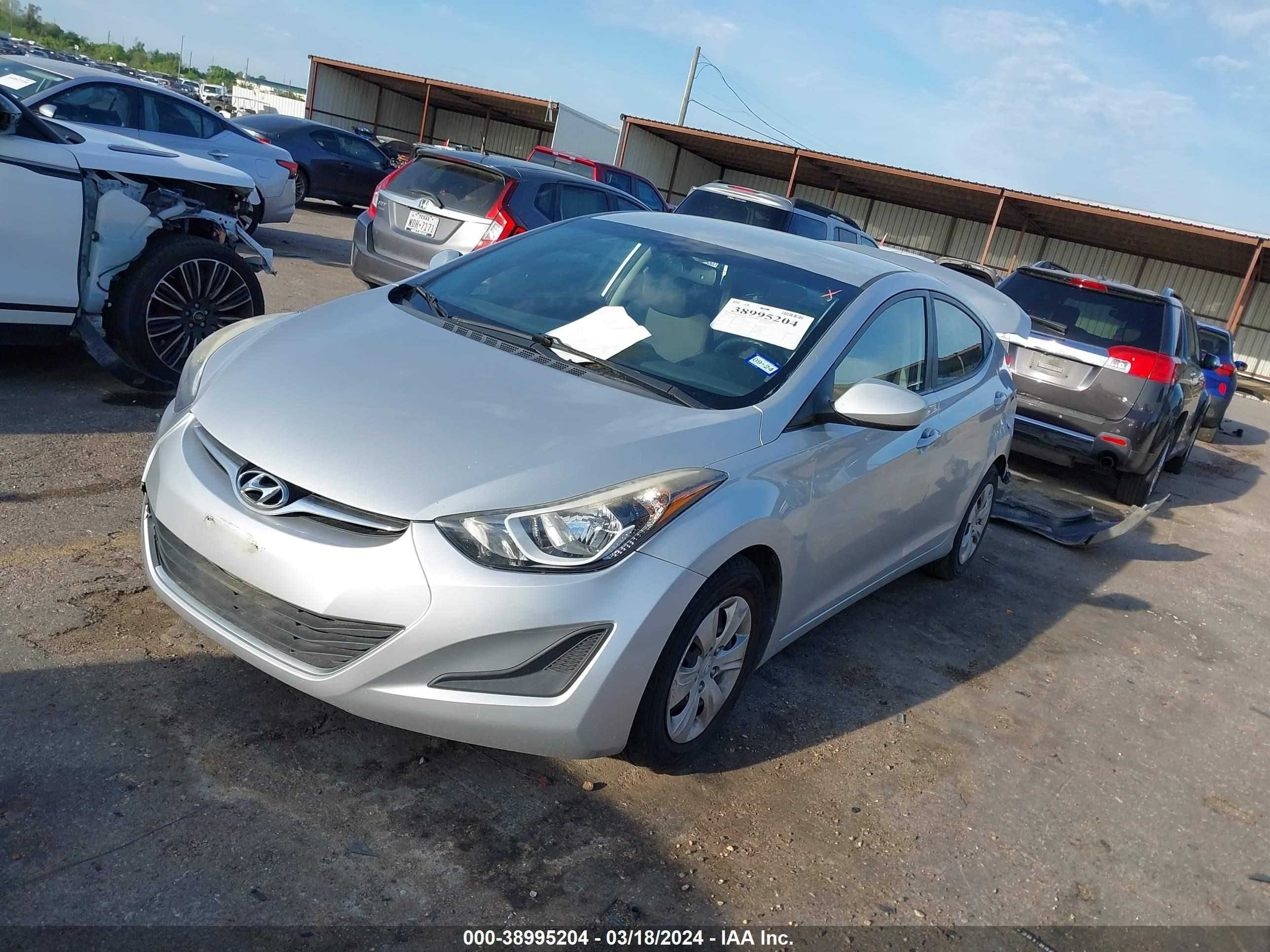 Photo 1 VIN: 5NPDH4AE1GH733067 - HYUNDAI ELANTRA 